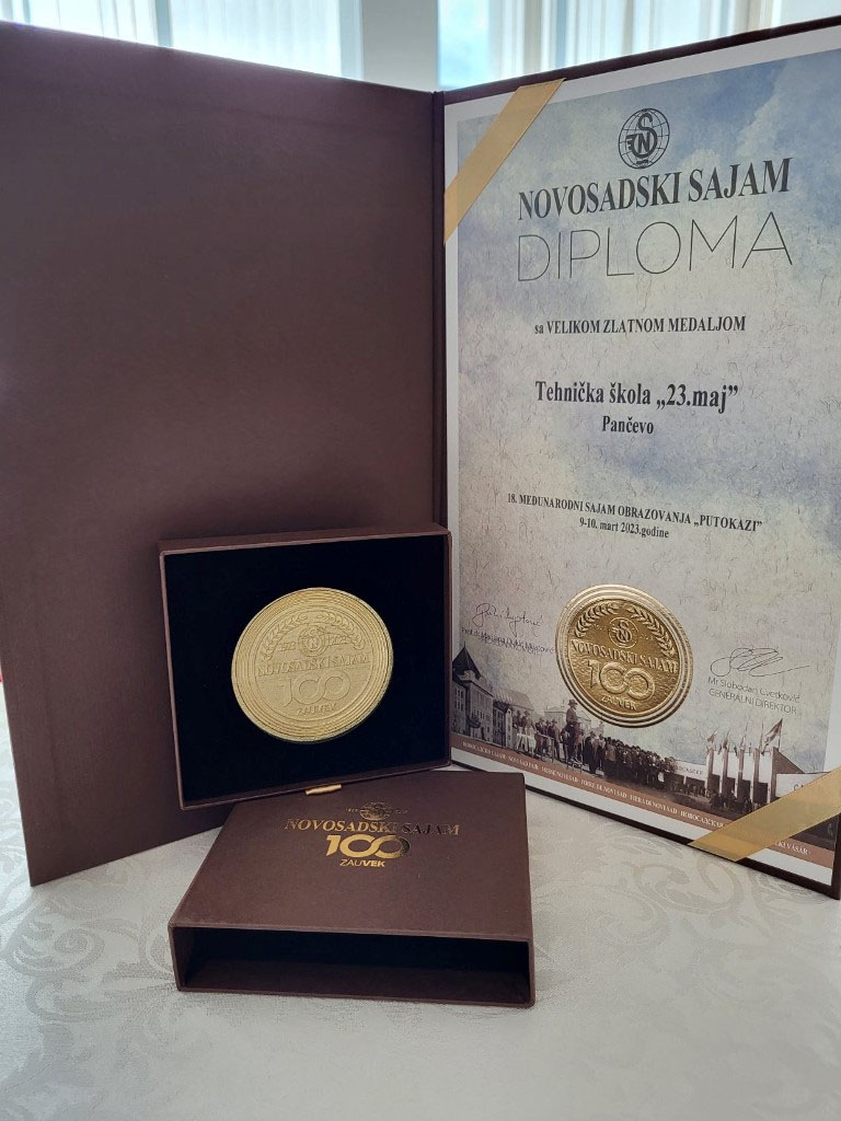 Нашој школи уручена велика златна медаља на новосадском Сајму
