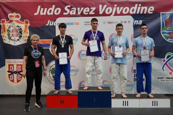 sosov-2EFCE5C6D-0357-5AF5-69F7-EA5455C200CD.jpg